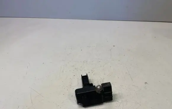 Toyota RAV 4 (XA20) Mass air flow meter 2220427010
