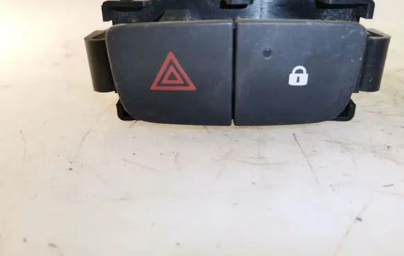 Renault Trafic III (X82) Hazard light switch E3160601