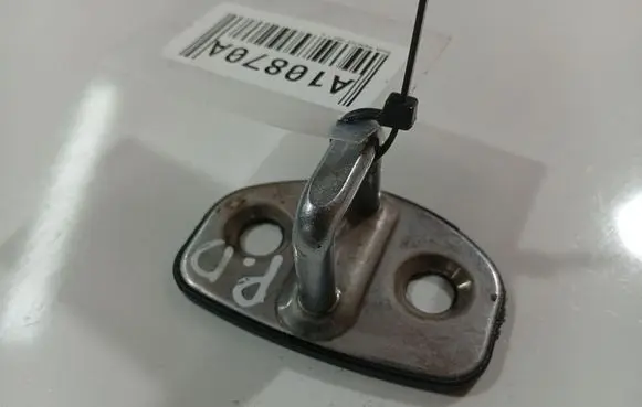 Skoda Roomster (5J) Front door lock loop/hook striker 6Y0837033C