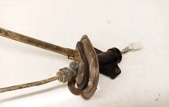 Ford Mondeo Mk III Clutch master cylinder 1S717A543AE