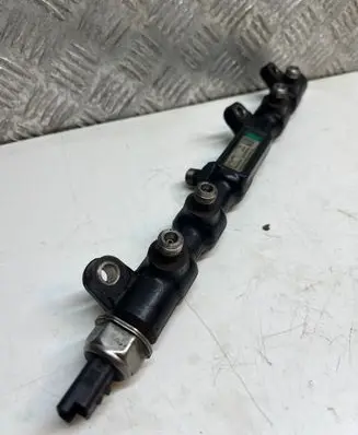Ford Mondeo Mk III Fuel main line pipe R9144Z130A 9307Z511A