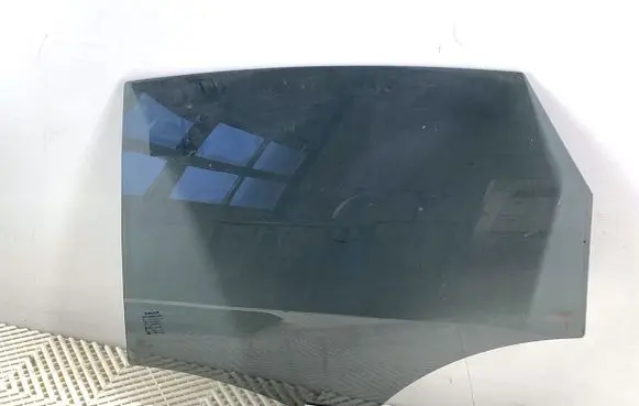 Volvo S90, V90 Rear door window glass 