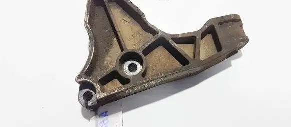 Opel Astra H Engine mounting bracket 13125625 gm2581