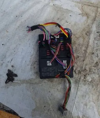 Nissan Micra Fuse module 284B71HR0C