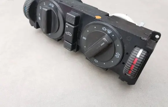 Mercedes-Benz C W202 Climate control unit 2028300485