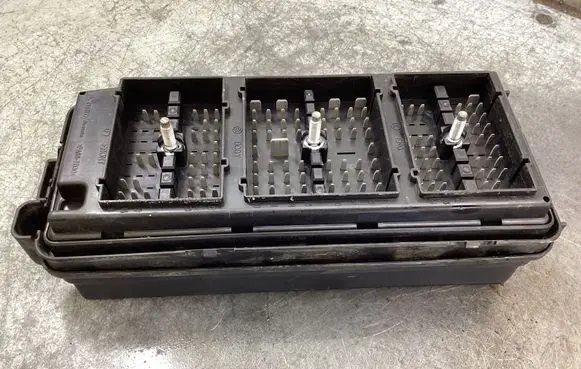 Opel Antara Fuse module