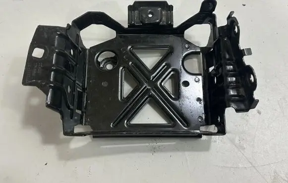 Battery bracket