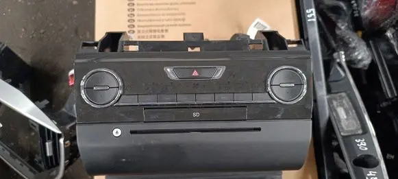 Maserati Ghibli Radio/CD/DVD/GPS head unit 6700190540 M4G410203800 06700367700