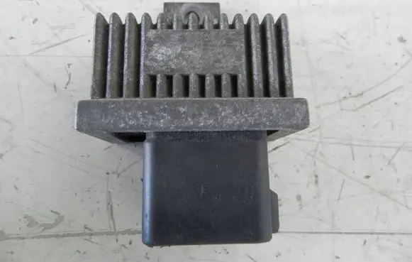 Mitsubishi Carisma Glow plug pre-heat relay 