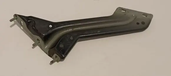 Audi Q5 SQ5 Fender mounting bracket 8R0821136