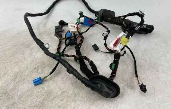 Volkswagen Jetta USA Front door wiring loom 17B971120B