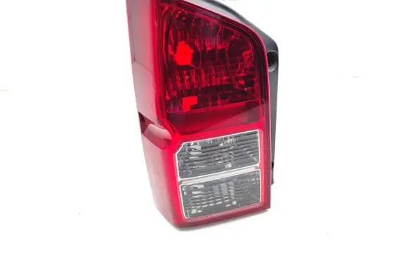 Nissan Pathfinder R51 Rear/tail lights 22016550