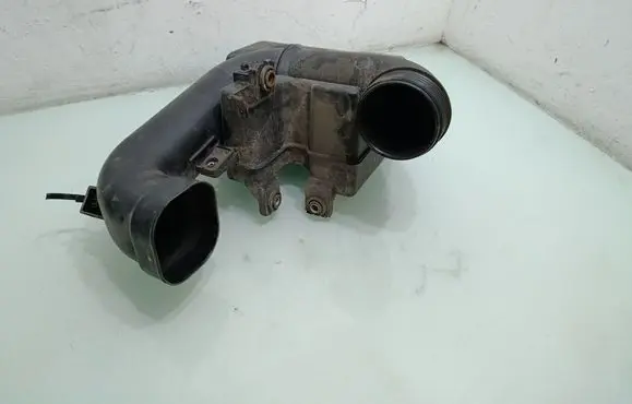Hyundai i40 Intake resonator 282203Z300