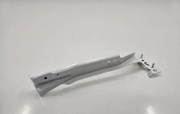 Audi A4 S4 B8 8K Fender mounting bracket 8K0821136