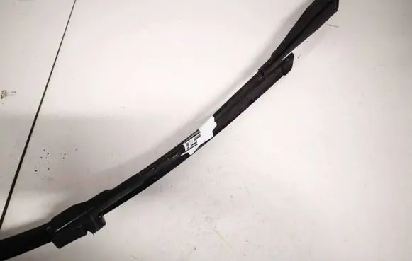 Ford Focus Front wiper blade arm 4m5117526b