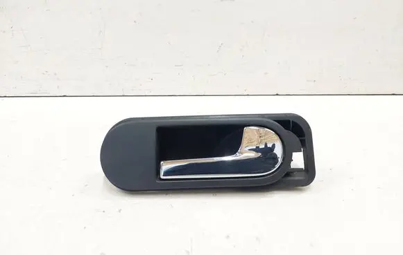 Volkswagen Golf Plus Front door interior handle 5M0837198 C7VG5