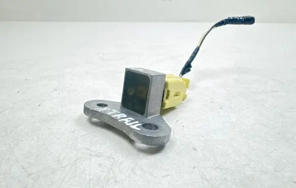 Nissan X-Trail T31 Airbag deployment crash/impact sensor FAEG0077315215