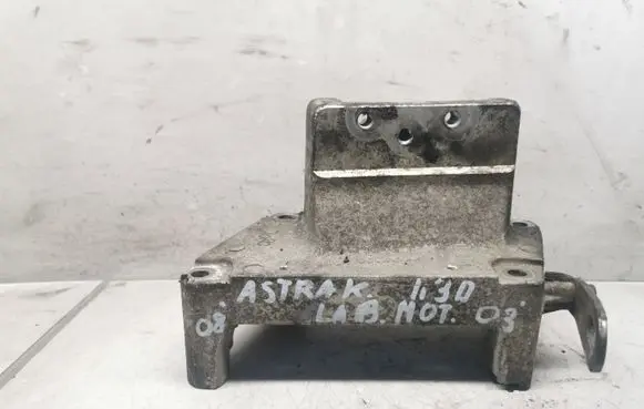 Opel Astra H Engine mounting bracket 55198220