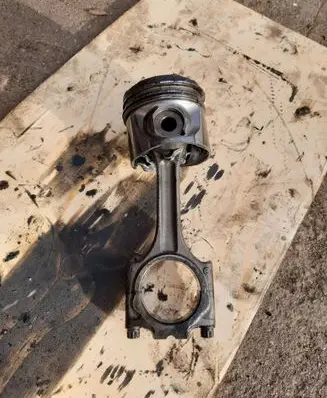 Volvo S60 Piston with connecting rod 81L79