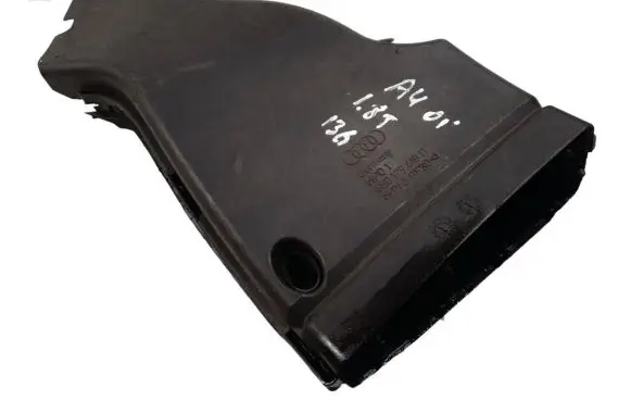 Audi A4 S4 B6 8E 8H Air intake hose/pipe 8E0129618D
