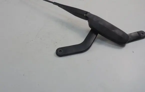 Ford Focus C-MAX Front wiper blade arm 3M5117526CC