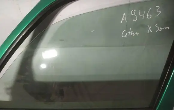 Citroen Xsara Picasso Front door window glass four-door as2