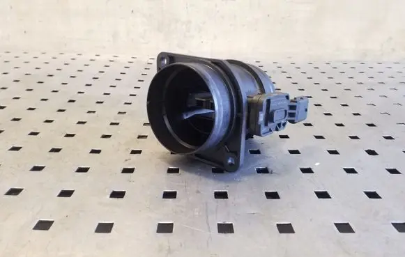Skoda Octavia Mk3 (5E) Mass air flow meter 04L906461B 5WK98102