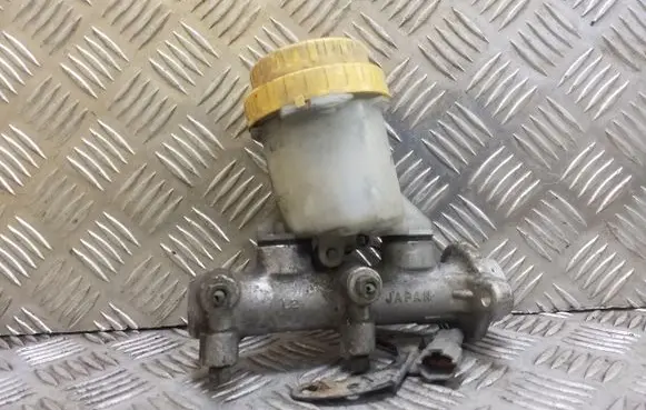 Brake fluid reservoir