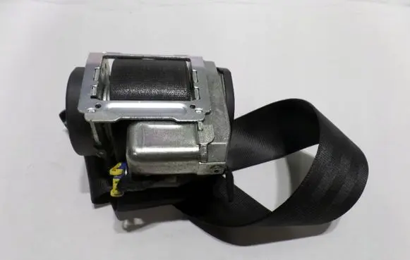 Audi A4 S4 B7 8E 8H Front seatbelt 8H0857706C