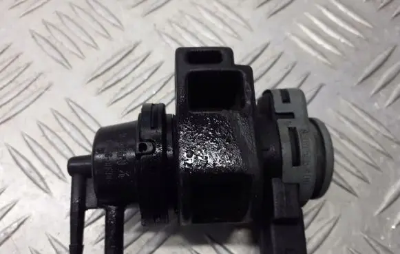 Nissan Note (E11) Turbo solenoid valve 8200575400