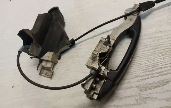 Citroen C4 I Front door lock 45887095
