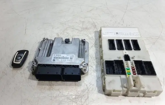 BMW 1 F20 F21 Engine ECU kit and lock set 8579479 0281030977 170144291