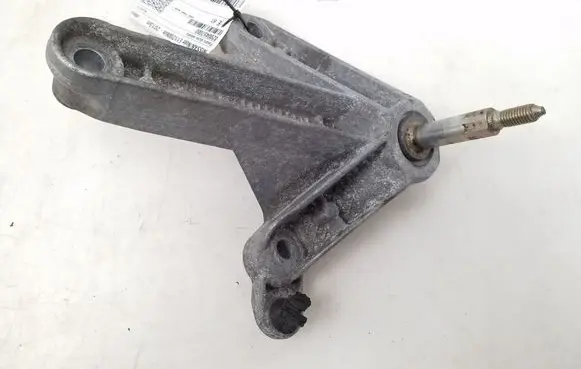 Nissan Note (E11) Gearbox mounting bracket 8200457080