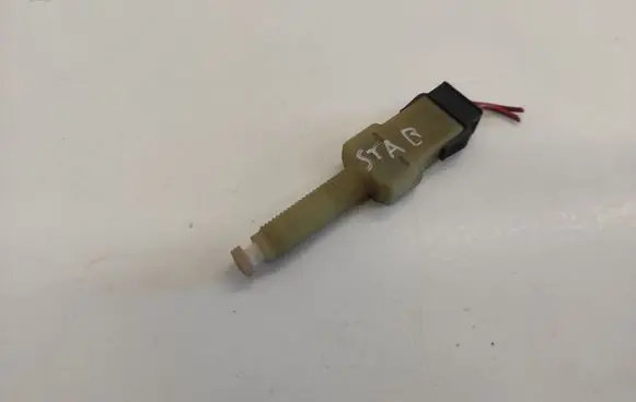 Audi A6 S6 C5 4B Brake pedal sensor switch 4439455515