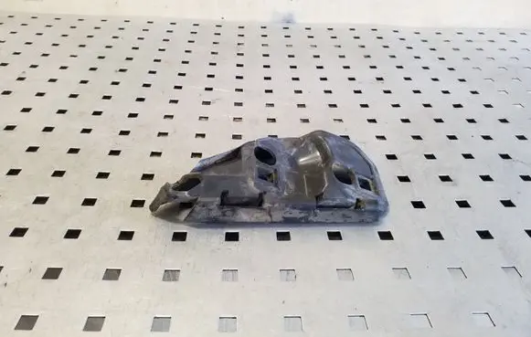 Volvo V50 Front bumper mounting bracket 31265397 31265395
