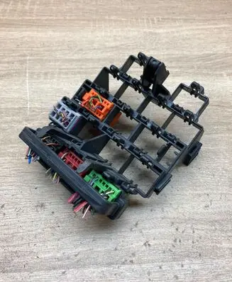 Audi A6 S6 C6 4F Fuse box set 3D0937083