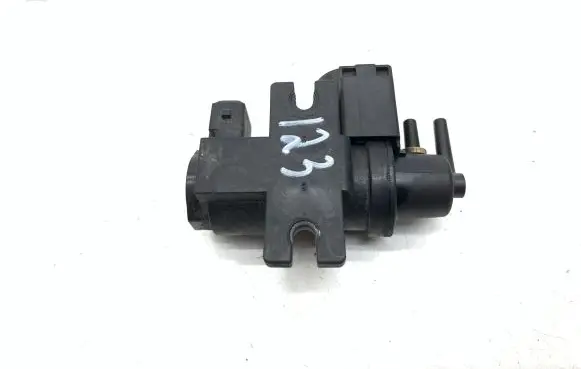 BMW 7 F01 F02 F03 F04 Turbo solenoid valve 7626351 1174762635101