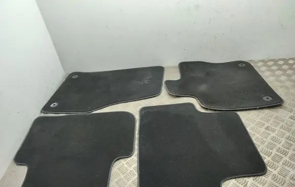 Volkswagen Golf Sportsvan Car floor mat set 