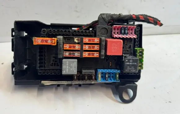 Mercedes-Benz E W238 Fuse module A2135848105