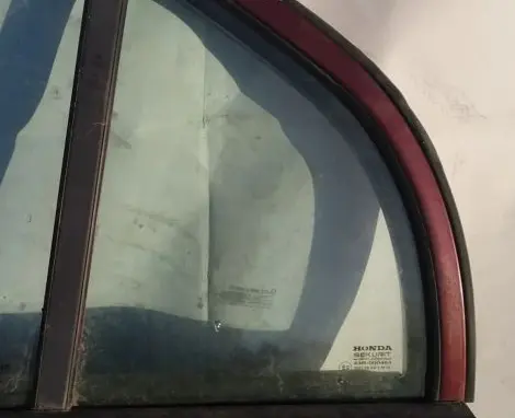 Honda Civic Rear vent window glass 