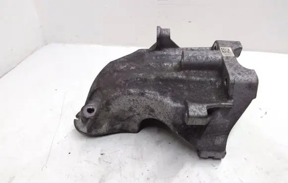 Mercedes-Benz C W205 Engine mounting bracket A6512234204