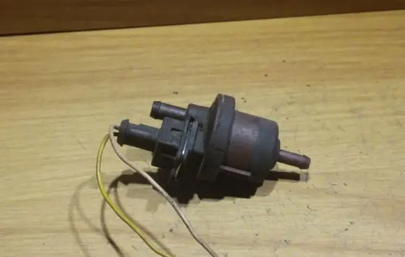 Peugeot 206 Vacuum valve 2580008B