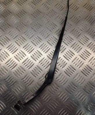 Toyota Yaris Front wiper blade arm 5764