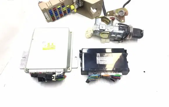Engine ECU kit and lock set