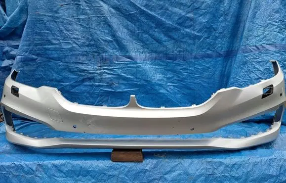 BMW 5 G30 G31 Front bumper 7385336