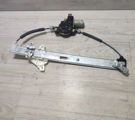 Mazda 3 III Front door window regulator with motor