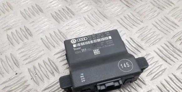 Audi TT TTS Mk2 Gateway control module 1K0907530L 1K0907951
