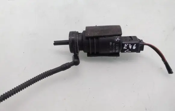 BMW 3 E46 Windscreen/windshield washer pump 8362154