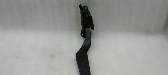 Chrysler 300C Accelerator throttle pedal 04861714AE