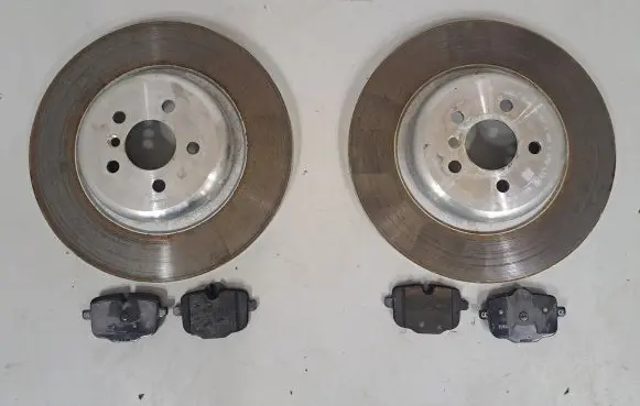 BMW 5 G30 G31 Rear brake disc 6896673 6896674